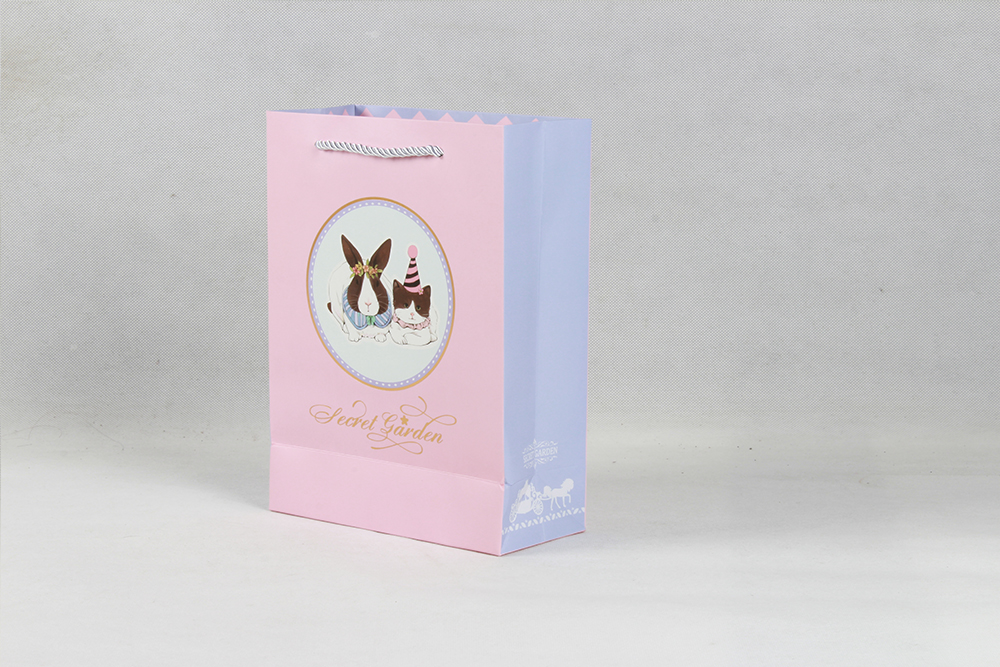 時尚卡通禮品白卡紙袋定制 時尚卡通禮品白卡紙袋定制